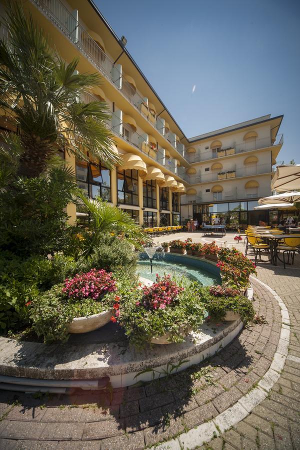 Savoia Hotel Misano Adriatico Kültér fotó